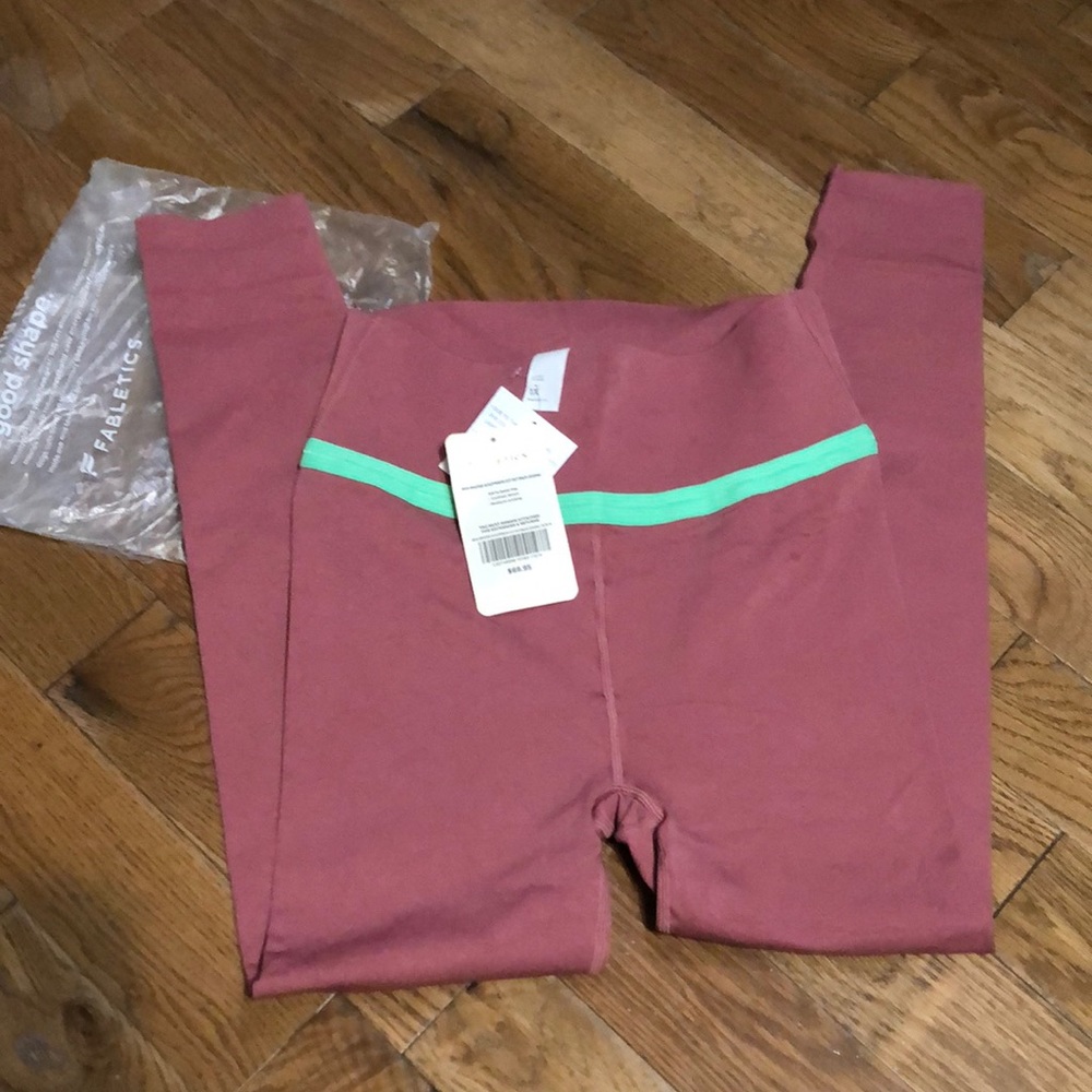 NWT ! Fabletics High-Waisted Legging